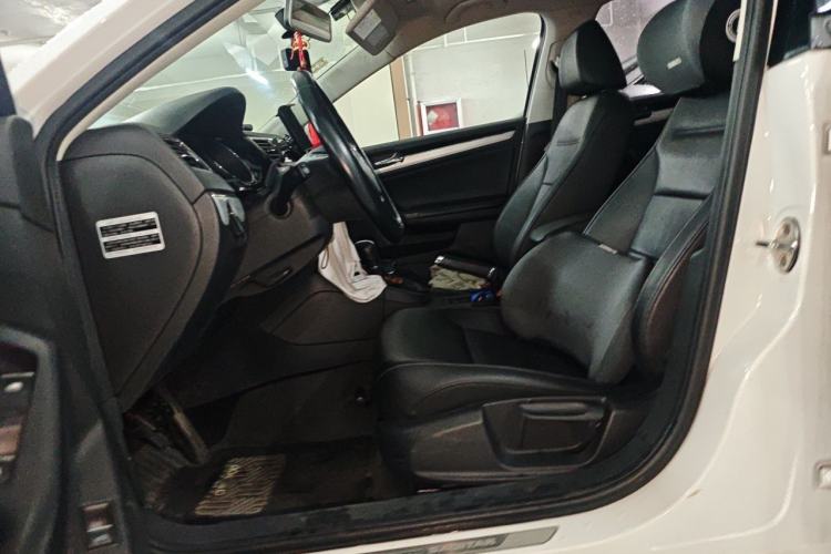 Used Volkswagen Sagitar 2015 230TSI Automatic Comfort Version Left Front Seat