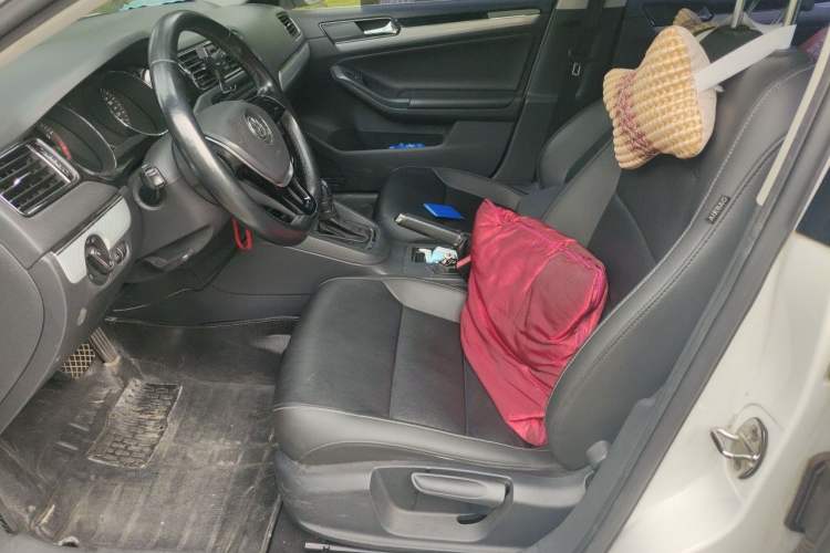 Used Volkswagen Sagitar 2015 230TSI Automatic Comfort Version Left Front Seat