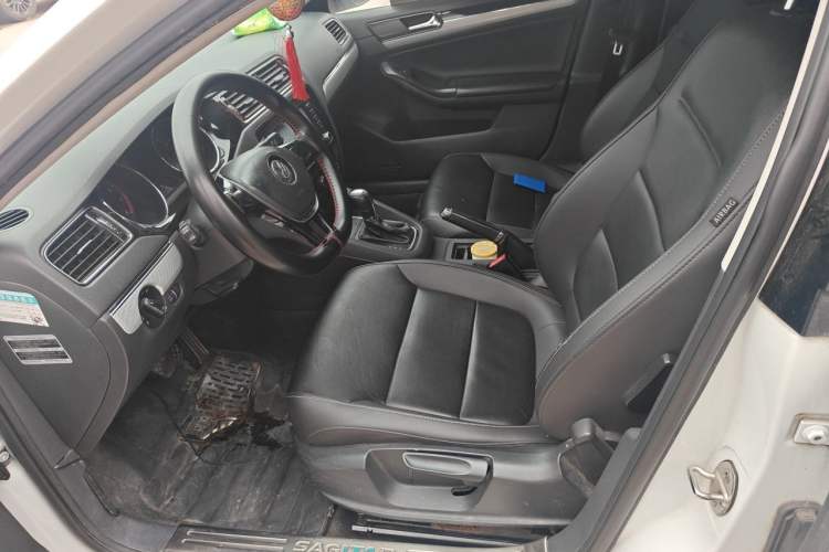 Used Volkswagen Sagitar 2015 1.6L Automatic Comfort Model Left Front Seat