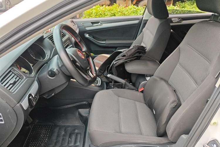 Used Volkswagen Sagitar 2015 1.6L Automatic Fashion Model Left Front Seat