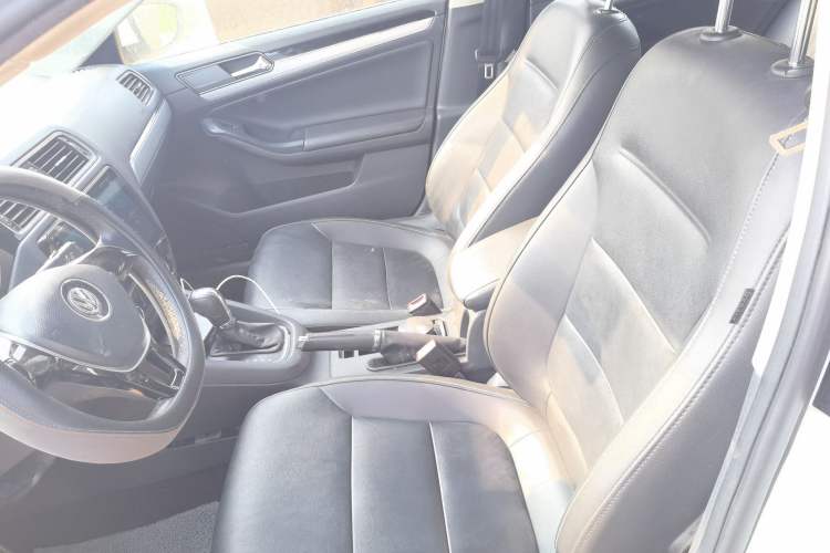 Used Volkswagen Sagitar 2015 230TSI Automatic Comfort Version Left Front Seat