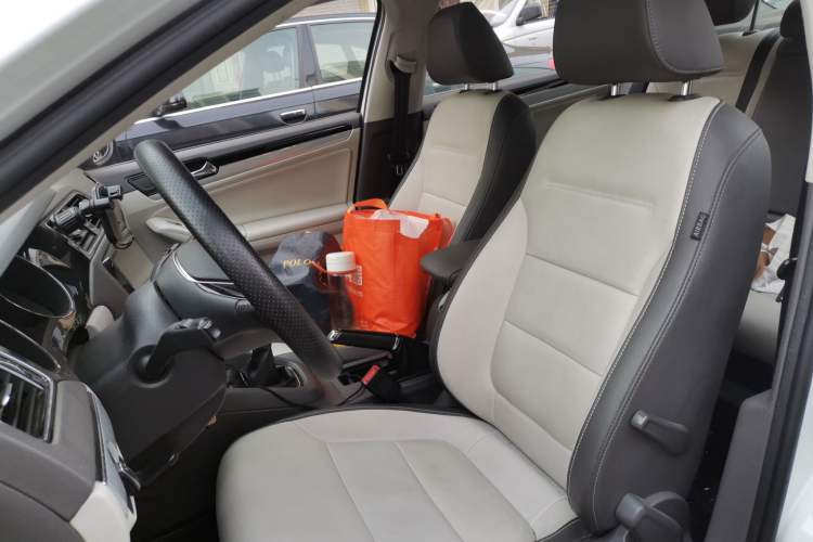 Used Volkswagen Sagitar 2015 1.6L Manual Comfort Model Left Front Seat