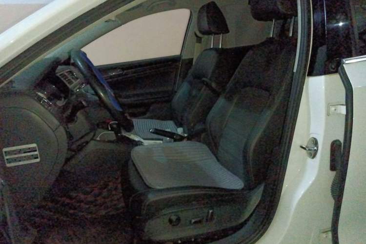 Used Volkswagen Sagitar 2015 230TSI Automatic Luxury Model Left Front Seat