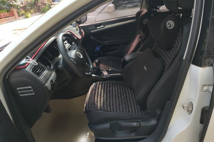 Used Volkswagen Sagitar 2015 1.6L Manual Fashion Edition Left Front Seat