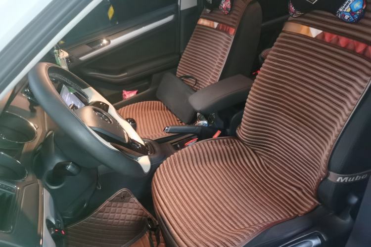 Used Volkswagen Sagitar 2015 1.6L Manual Fashion Edition Left Front Seat