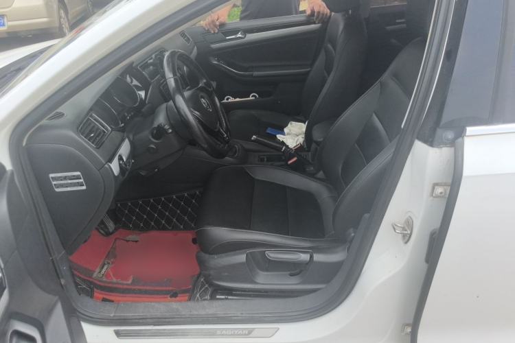 Used Volkswagen Sagitar 2015 1.6L Manual Comfort Model Left Front Seat