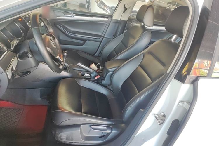 Used Volkswagen Sagitar 2015 1.6L Manual Comfort Model Left Front Seat