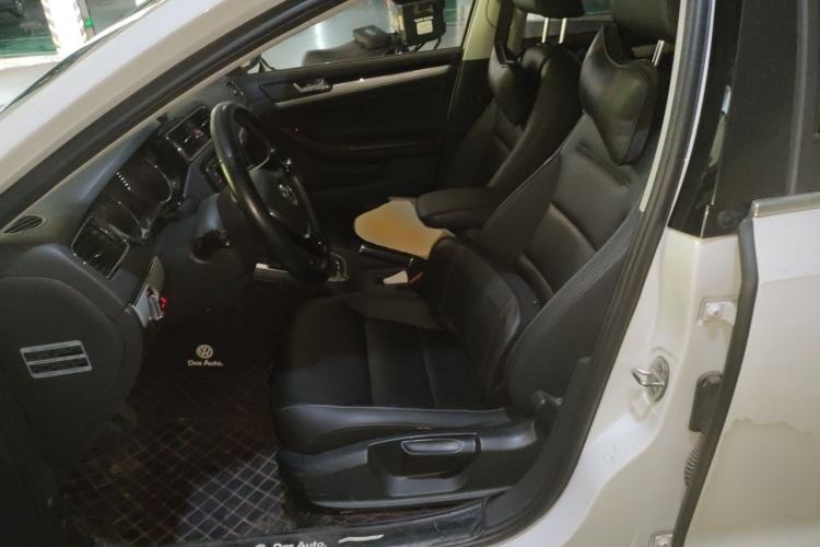Used Volkswagen Sagitar 2015 1.6L Automatic Comfort Model Left Front Seat