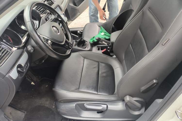Used Volkswagen Sagitar 2015 230TSI Manual Comfort Version Left Front Seat