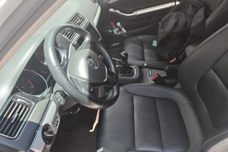 Used Volkswagen Sagitar 2015 230TSI Manual Comfort Version Left Front Seat