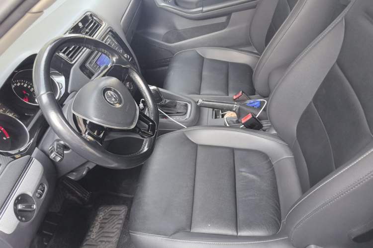Used Volkswagen Sagitar 2015 1.6L Automatic Comfort Model Left Front Seat