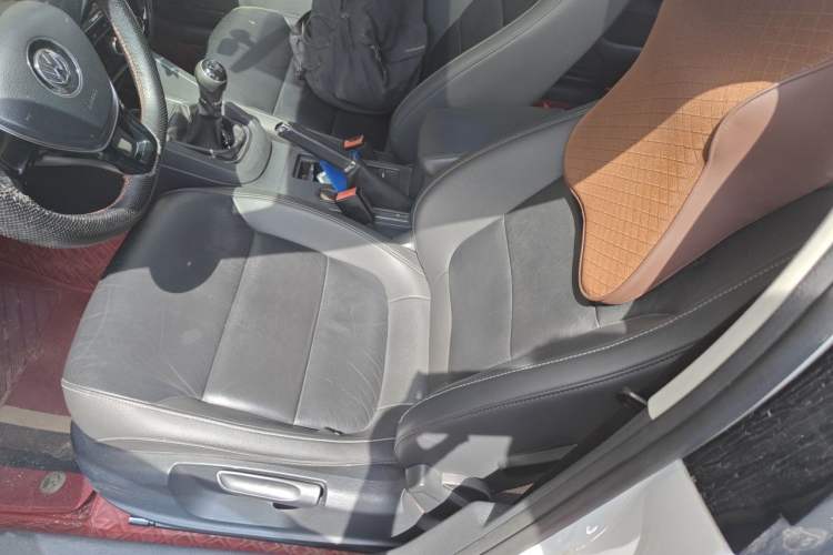 Used Volkswagen Sagitar 2015 1.6L Manual Comfort Model Left Front Seat
