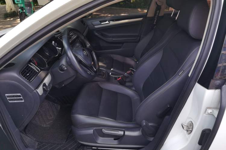 Used Volkswagen Sagitar 2015 1.6L Automatic Comfort Model Left Front Seat