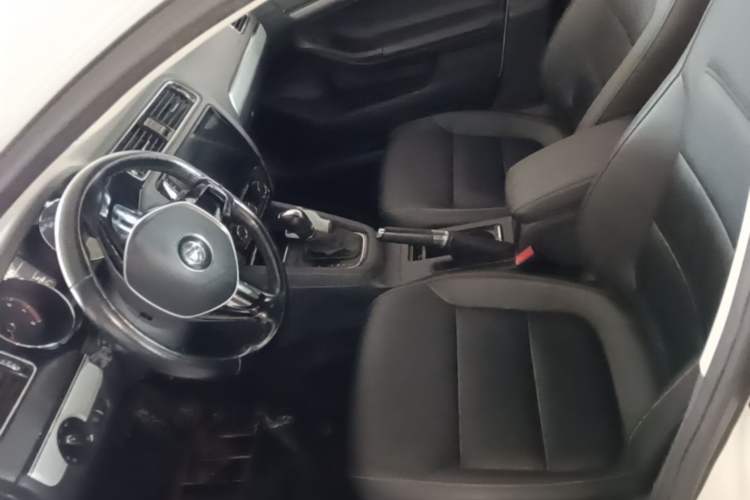 Used Volkswagen Sagitar 2015 1.6L Automatic Comfort Model Left Front Seat