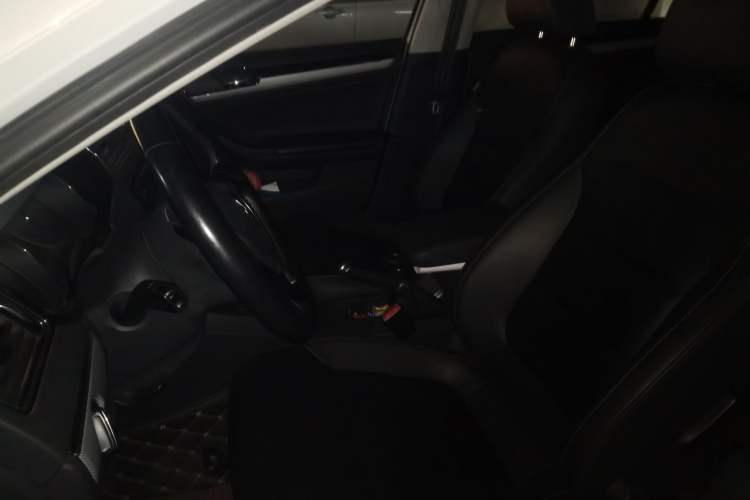 Used Volkswagen Sagitar 2015 1.6L Automatic Comfort Model Left Front Seat