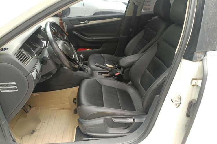 Used Volkswagen Sagitar 2015 1.6L Manual Comfort Model Left Front Seat