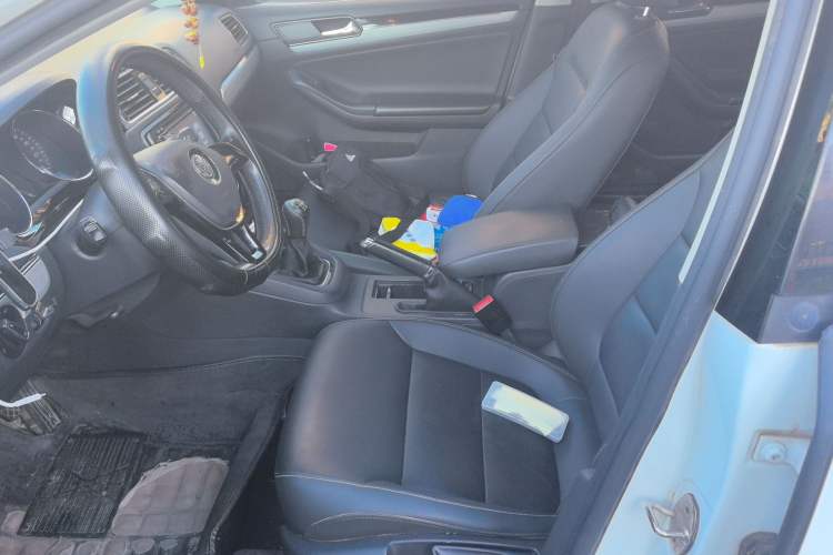 Used Volkswagen Sagitar 2015 230TSI Manual Comfort Version Left Front Seat