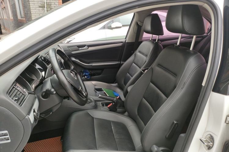 Used Volkswagen Sagitar 2015 230TSI Automatic Comfort Version Left Front Seat