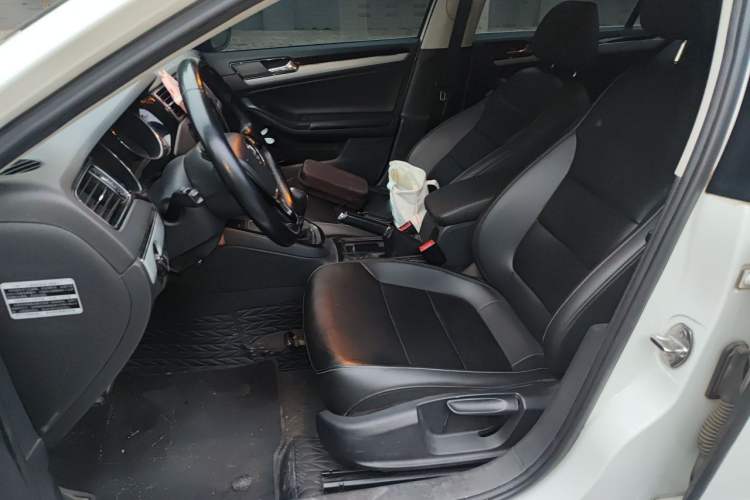 Used Volkswagen Sagitar 2015 1.6L Automatic Comfort Model Left Front Seat