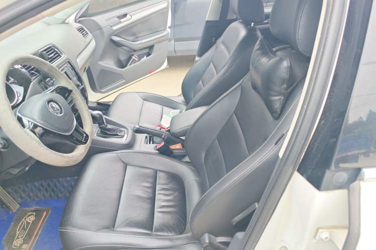 Used Volkswagen Sagitar 2015 1.6L Automatic Comfort Model Left Front Seat