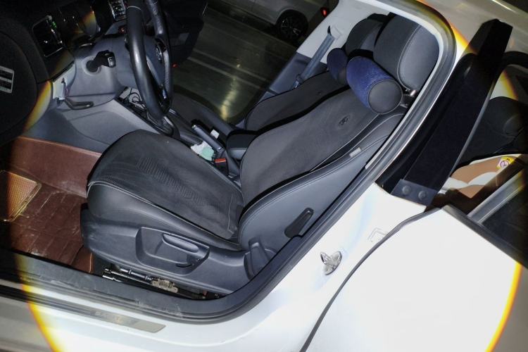 Used Volkswagen Sagitar 2015 1.6L Automatic Comfort Model Left Front Seat