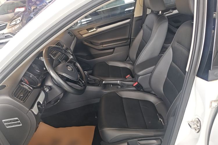 Used Volkswagen Sagitar 2015 1.6L Automatic Comfort Model Left Front Seat