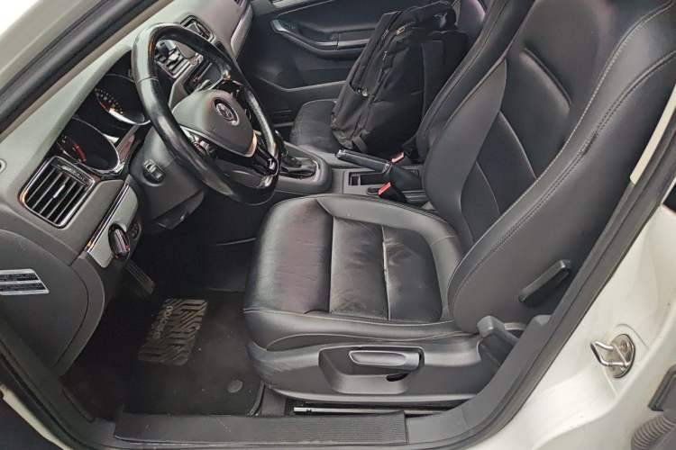 Used Volkswagen Sagitar 2015 1.6L Automatic Comfort Model Left Front Seat