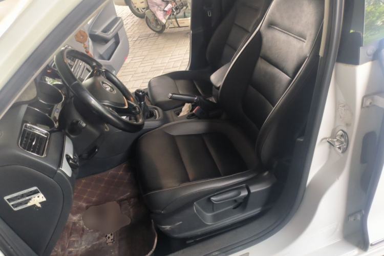 Used Volkswagen Sagitar 2015 1.6L Manual Comfort Model Left Front Seat