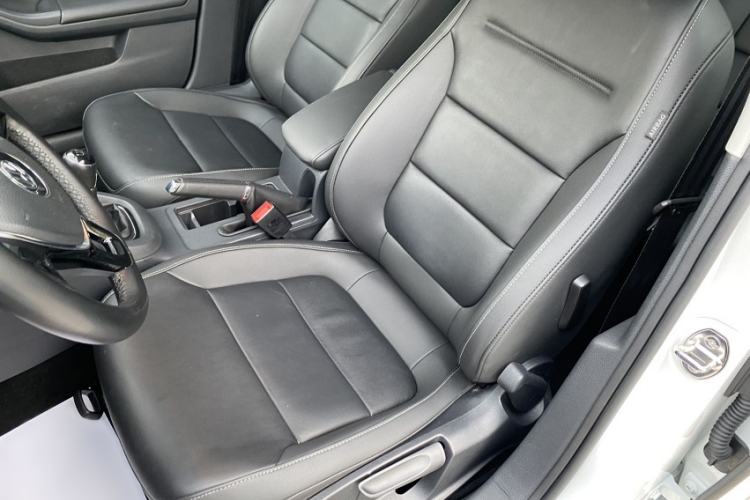 Used Volkswagen Sagitar 2015 1.6L Manual Comfort Model Left Front Seat