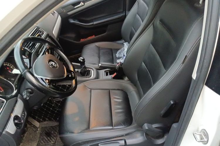 Used Volkswagen Sagitar 2015 1.6L Manual Comfort Model Left Front Seat