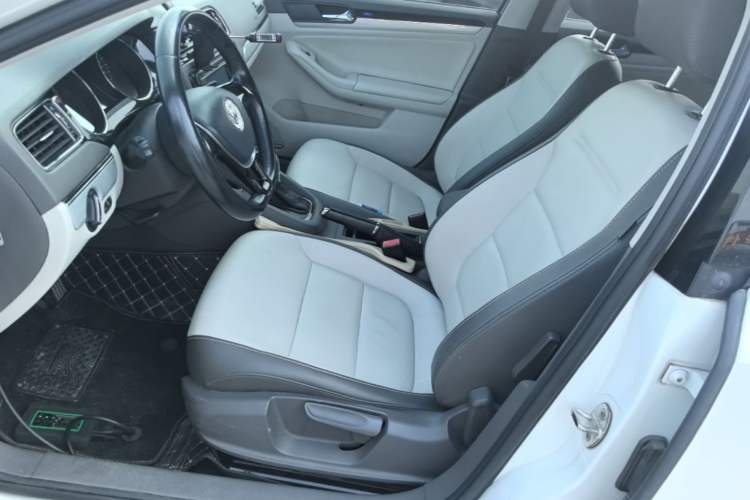 Used Volkswagen Sagitar 2015 1.6L Automatic Comfort Model Left Front Seat
