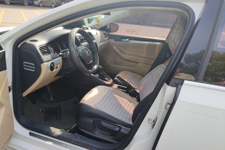 Used Volkswagen Sagitar 2015 1.6L Automatic Comfort Model Left Front Seat