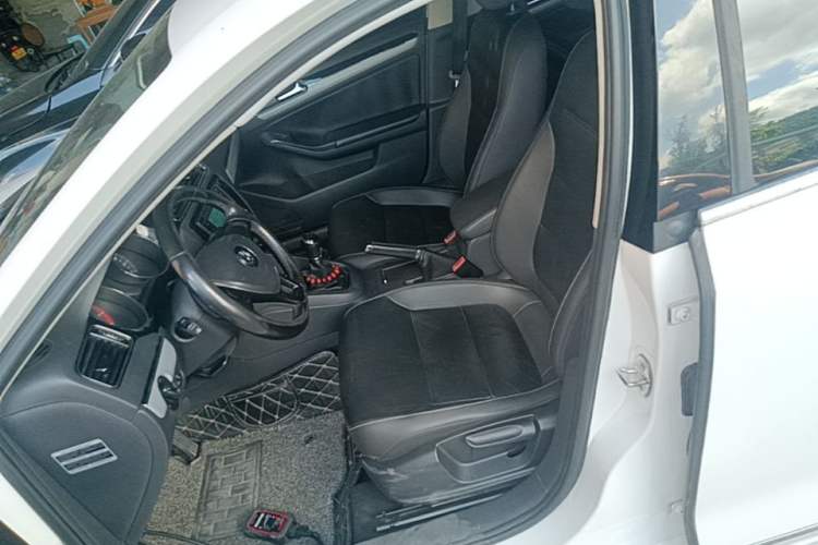 Used Volkswagen Sagitar 2015 230TSI Manual Comfort Version Left Front Seat