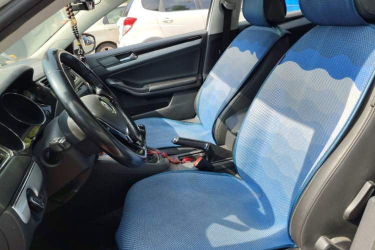 Used Volkswagen Sagitar 2015 1.6L Manual Comfort Model Left Front Seat