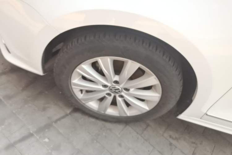 Used Volkswagen Sagitar 2015 230TSI Automatic Comfort Version Left Front Wheel Hub