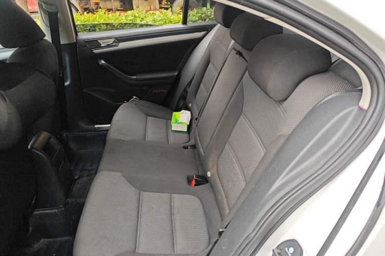 Used Volkswagen Sagitar 2015 1.6L Automatic Fashion Model Left Rear Seat