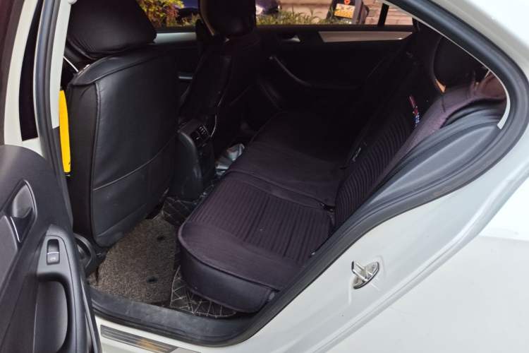 Used Volkswagen Sagitar 2015 1.6L Automatic Comfort Model Left Rear Seat