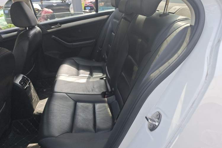 Used Volkswagen Sagitar 2015 230TSI Manual Comfort Version Left Rear Seat