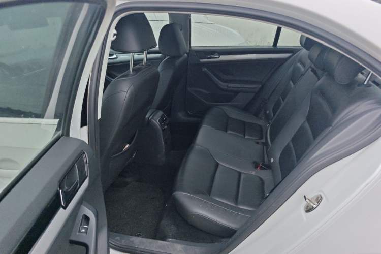 Used Volkswagen Sagitar 2015 1.6L Automatic Comfort Model Left Rear Seat