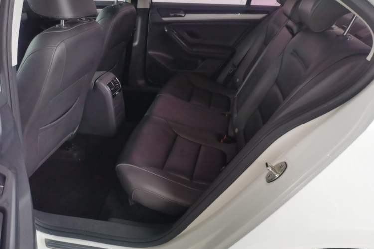Used Volkswagen Sagitar 2015 1.6L Automatic Comfort Model Left Rear Seat