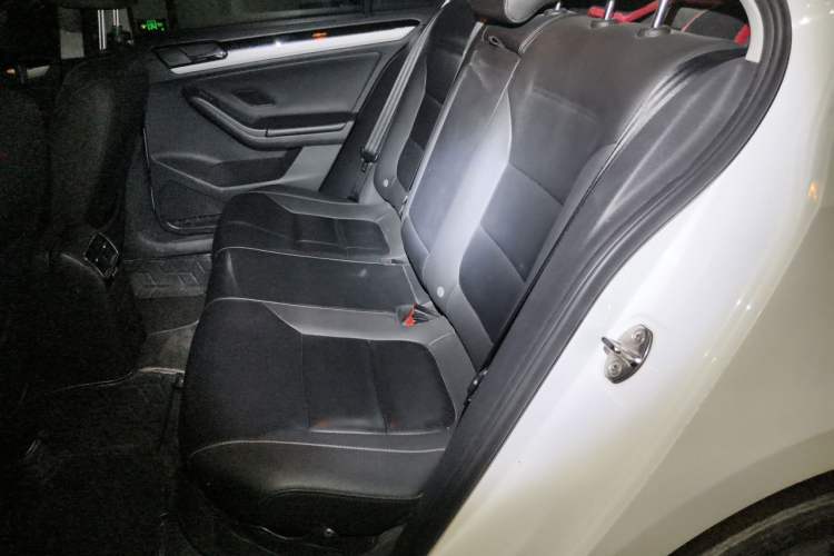 Used Volkswagen Sagitar 2015 1.6L Automatic Comfort Model Left Rear Seat