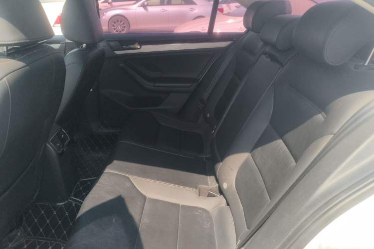 Used Volkswagen Sagitar 2015 230TSI Automatic Comfort Version Left Rear Seat