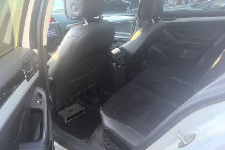 Used Volkswagen Sagitar 2015 230TSI Automatic Comfort Version Left Rear Seat