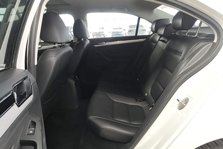 Used Volkswagen Sagitar 2015 1.6L Automatic Comfort Model Left Rear Seat