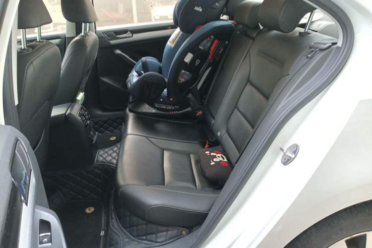Used Volkswagen Sagitar 2015 230TSI Automatic Comfort Version Left Rear Seat