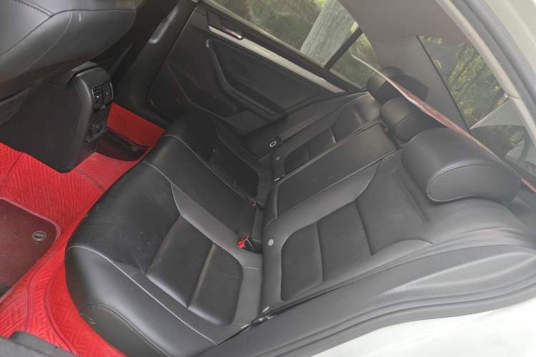 Used Volkswagen Sagitar 2015 230TSI Automatic Comfort Version Left Rear Seat