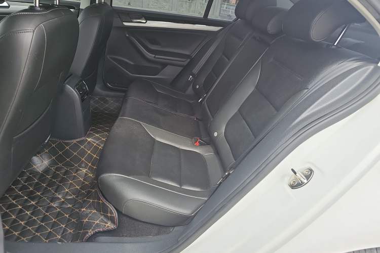 Used Volkswagen Sagitar 2015 1.6L Manual Comfort Model Left Rear Seat