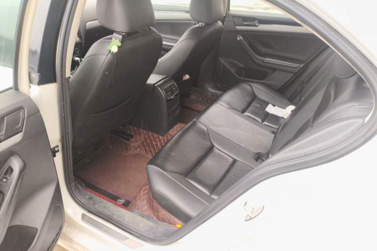 Used Volkswagen Sagitar 2015 230TSI Automatic Comfort Version Left Rear Seat