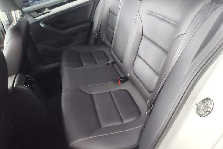 Used Volkswagen Sagitar 2015 1.6L Manual Comfort Model Left Rear Seat