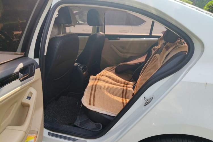 Used Volkswagen Sagitar 2015 1.6L Automatic Comfort Model Left Rear Seat